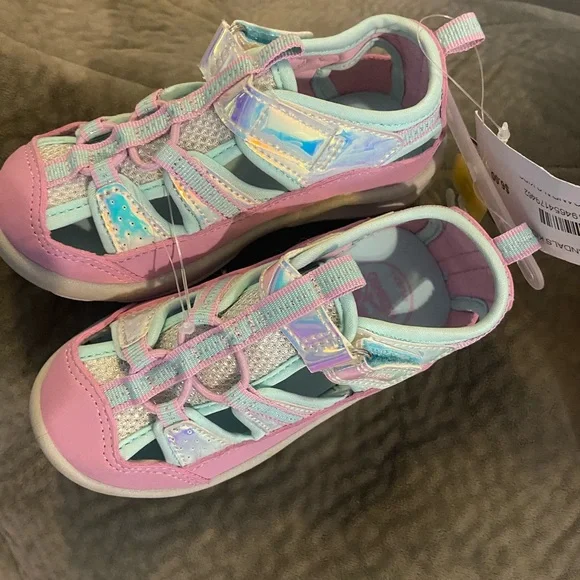 Girls 8 Osh Kosh Shoes and 9/10 Pink Furry Slip On NWT and Stars slip on Lot - Picture 3 of 5